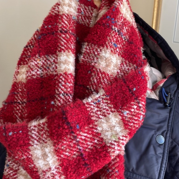 •Burberry• Merino Wool Check Scarf - Picture 4 of 10